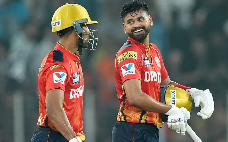 Shreyas Iyer and  Shashank Singh